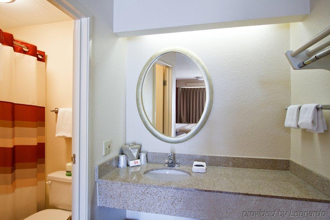 Red Roof Inn Greenville Room photo